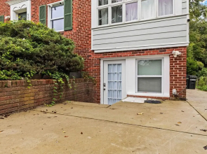 Cozy 1-bedroom Garden Apartment