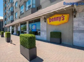 Ramada Plaza Toronto Airport Hotel and Stage West Theatre