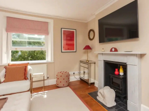 Stunning 2 Bedroom Apartment in the Heart of Chelsea
