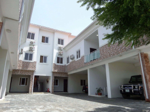 Ken Kol Apartments and Suites