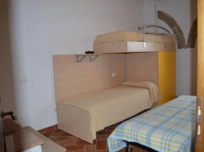 Apartment With Private Garden in Tuscany