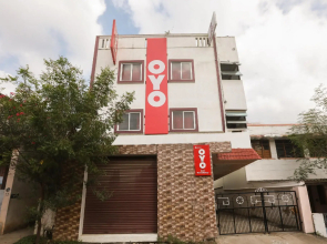 D-qube Hotels by OYO Rooms