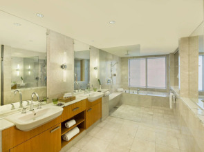 Отель The Ritz-Carlton, Dubai International Financial Centre