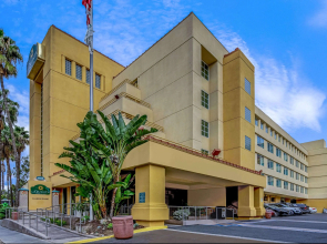 La Quinta Inn & Suites by Wyndham Anaheim