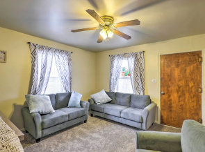 Cozy Helper Home w/ Fenced Yard, Pets Welcome