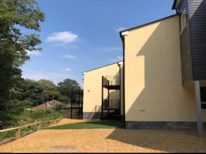 Lakeview Apartments and Rooms