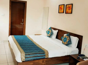 Anroute Stays127- Opp Bansal Hospital