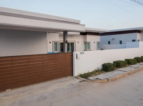 White Rose Pool Villa Hun Hin