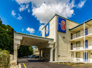 Motel 6 Raleigh, NC - Cary