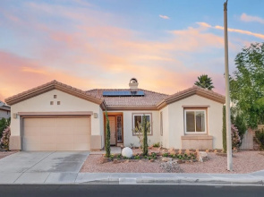Cathedral City 3br/2ba W/ Salt Water Pool/jacuzzi 3 Bedroom Home