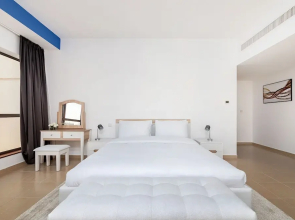 Panoramic Spacious City View 2BR Escape