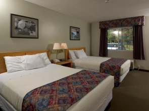Sierra Sands Family Lodge