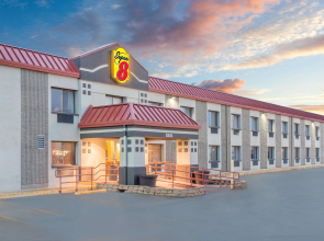 Super 8 by Wyndham Marshalltown