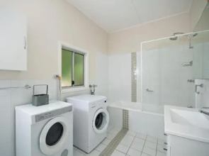 Gloucester Street, 04, Frangipani