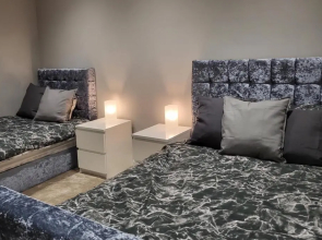 Kepler Residence Modern 4 Bedroom Property 1 mile from Leeds Centre