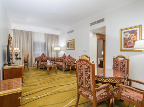 Sunday Hotel Holiday International Dubai