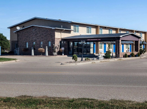 Dragonfly Inn and Suites