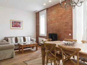 Akira Flats Roger de Flor Chic apartment