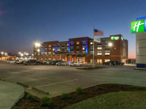Holiday Inn Express & Suites Dodge City by IHG