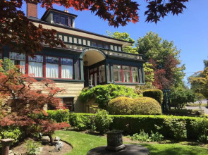Beaconsfield Inn