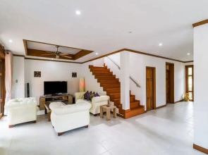 4 BR Villa on Beachfront Resort - TG44