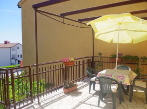 Boutique Apartment in Pjescana Uvala With Balcony