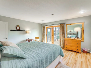 'mesa View House' w/ Hot Tub: Walk to Winery!