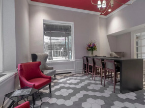 Hotel Saint Clair- Magnificent Mile