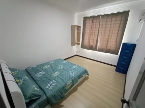 Sunny Homestay Kuching - Landed 14 Pax