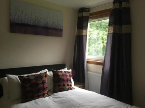 Majesty Tweed Apartment
