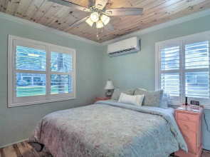 Quiet Crystal Beach Hideaway - Steps to Shoreline!