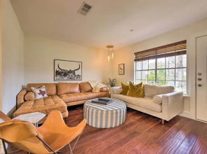 6 Mi to Dtwn Austin: Home w/ Screened Porch & Yard