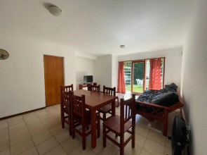 Amplio duplex a 400 metros de la playa