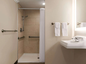 Mai Hana Hotel- Intl Drive, Trademark Collection by Wyndham