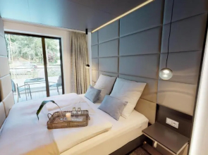 White Pearl Apartment 0.08