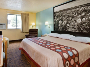 Super 8 By Wyndham Lexington Park/California Area