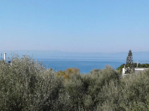 Avia, house with privillaged view, 100 meters from the sea