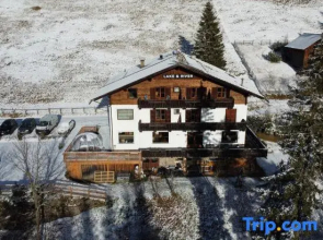 LAKE & RIVER Hotel