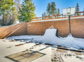 6 Mi to Skiing: Condo w/ Balcony in Fraser!