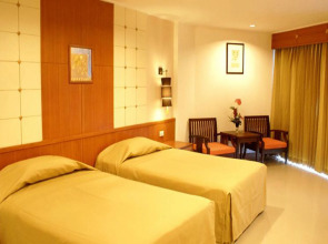 Royal Twins Palace Hotel