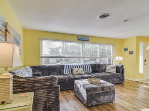 6 Mi to Clearwater Beach: Home w/ Furnished Lanai