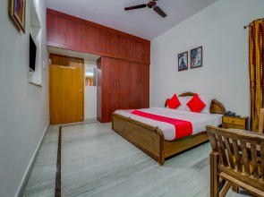 OYO Flagship 19645 Corporate Club