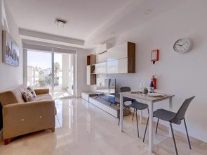 Modern 1BR Apartment in Central St Julian's