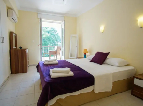 Larmos Villa