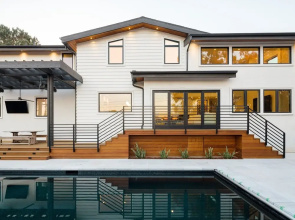 Modern Luxury Retreat 4 Bedroom Home by RedAwning
