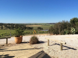 Mt Surmon Wines/Scarlattis Gallery/The Retreat