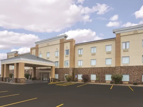 La Quinta Inn & Suites Pontoon Beach