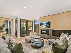 Central Queenstown Villa & Spa