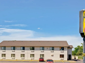 Super 8 Aberdeen North