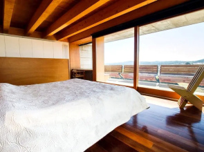 Santa Monica Holiday House